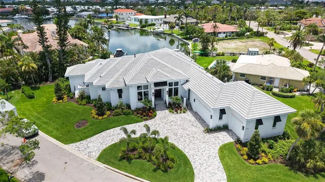 $4,925,000 | 670 Old Compass Road, Longboat Key, FL 34228