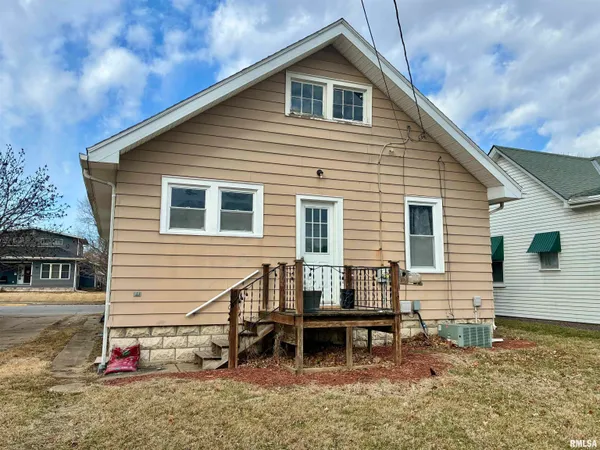 $130,000 | 2304 State Street, Quincy, IL 62301