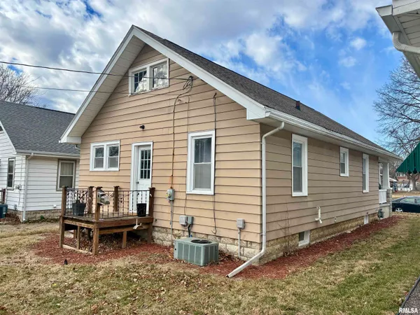 $130,000 | 2304 State Street, Quincy, IL 62301