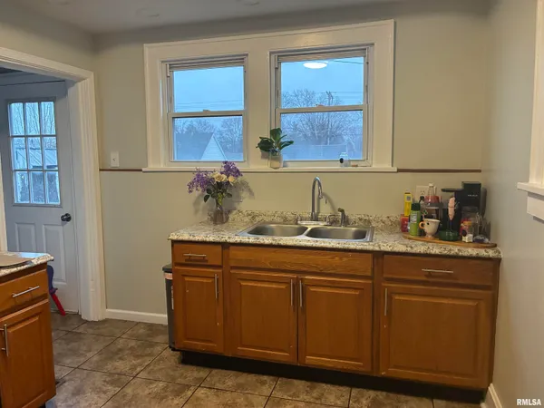 $130,000 | 2304 State Street, Quincy, IL 62301