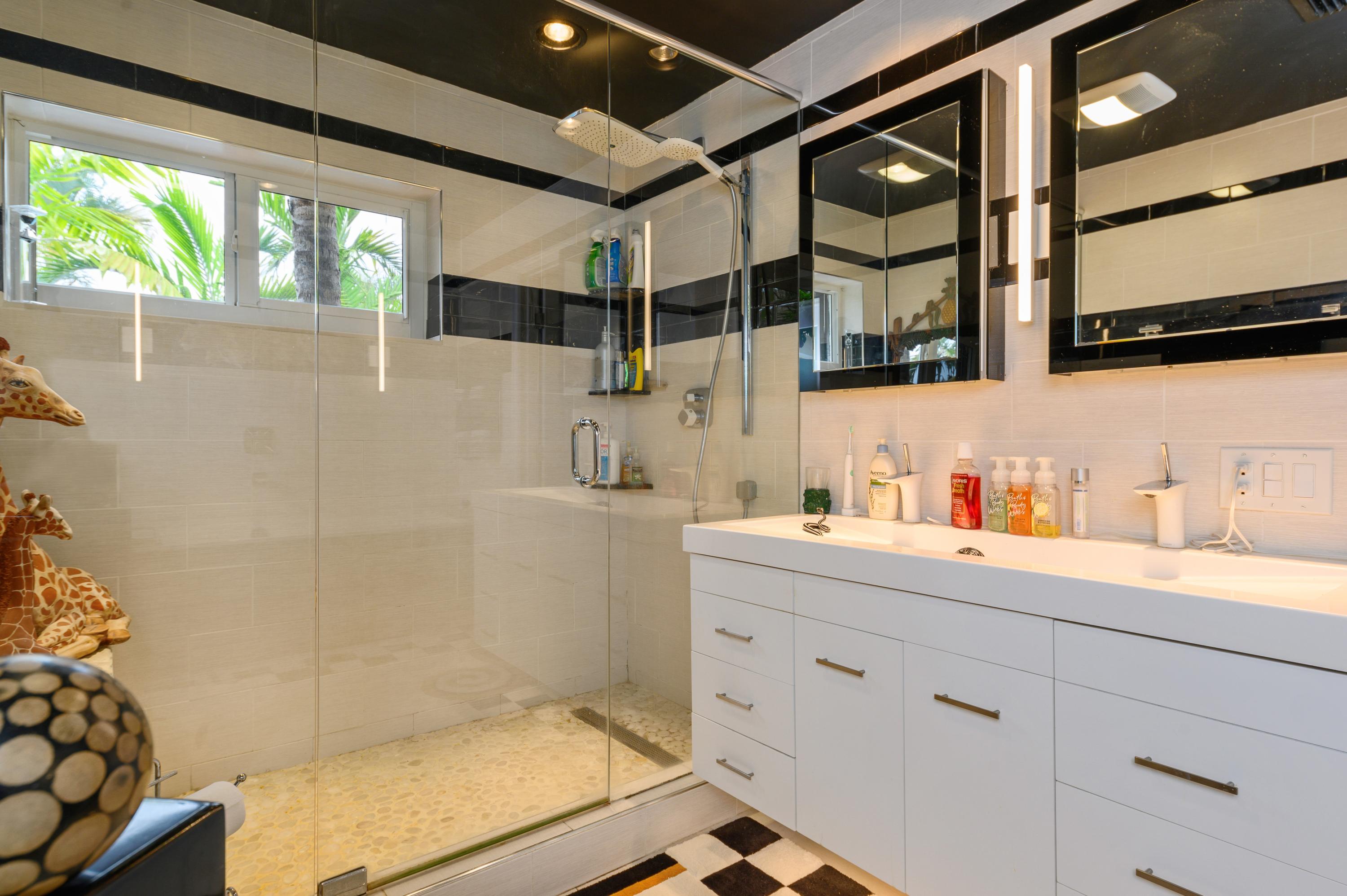 21835 Atrium Boulevard Boca Raton, FL 33433 - Photo 17 of 24 Large Master Bath