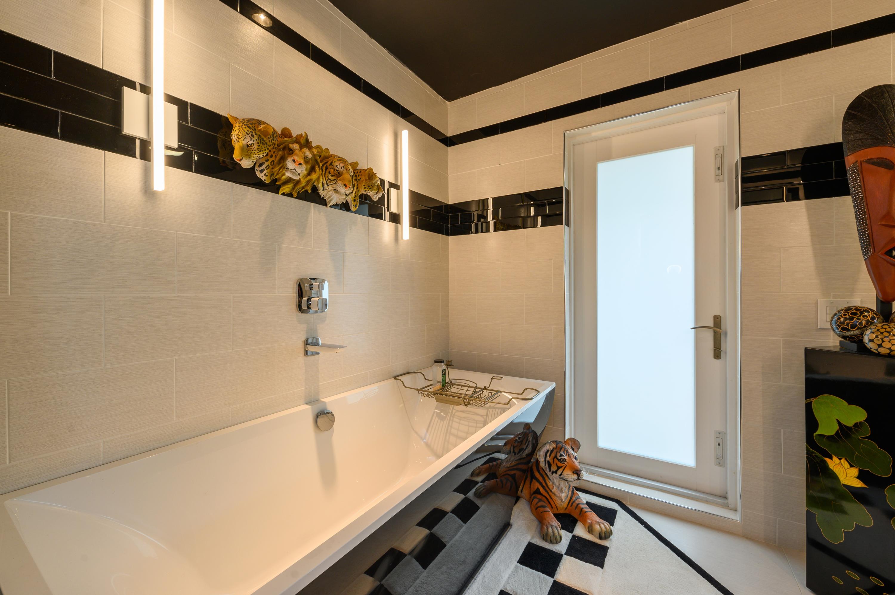 21835 Atrium Boulevard Boca Raton, FL 33433 - Photo 18 of 24 Tub/Master Bath