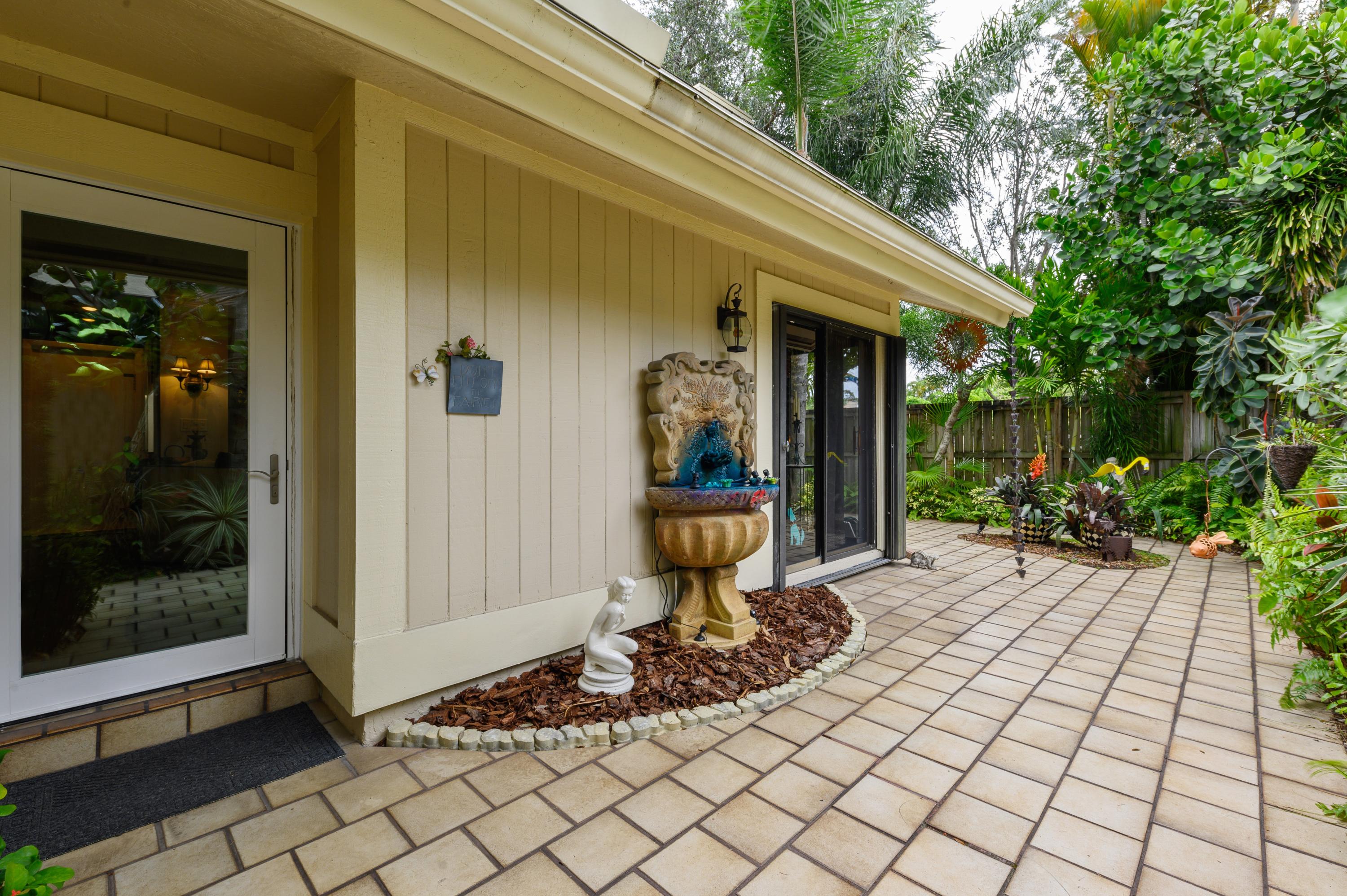 21835 Atrium Boulevard Boca Raton, FL 33433 - Photo 2 of 24 Courtyard
