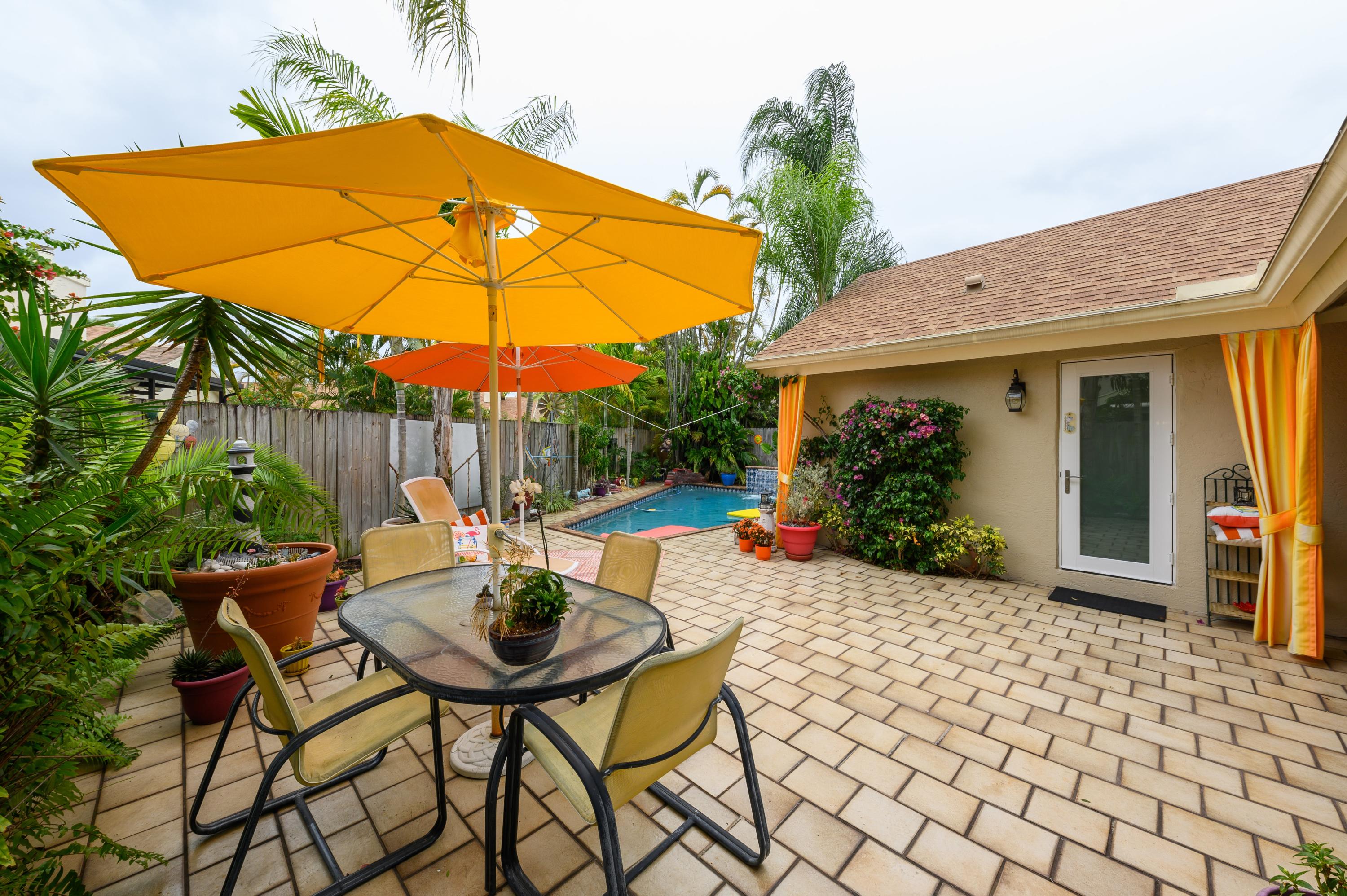 21835 Atrium Boulevard Boca Raton, FL 33433 - Photo 22 of 24 Large Patio