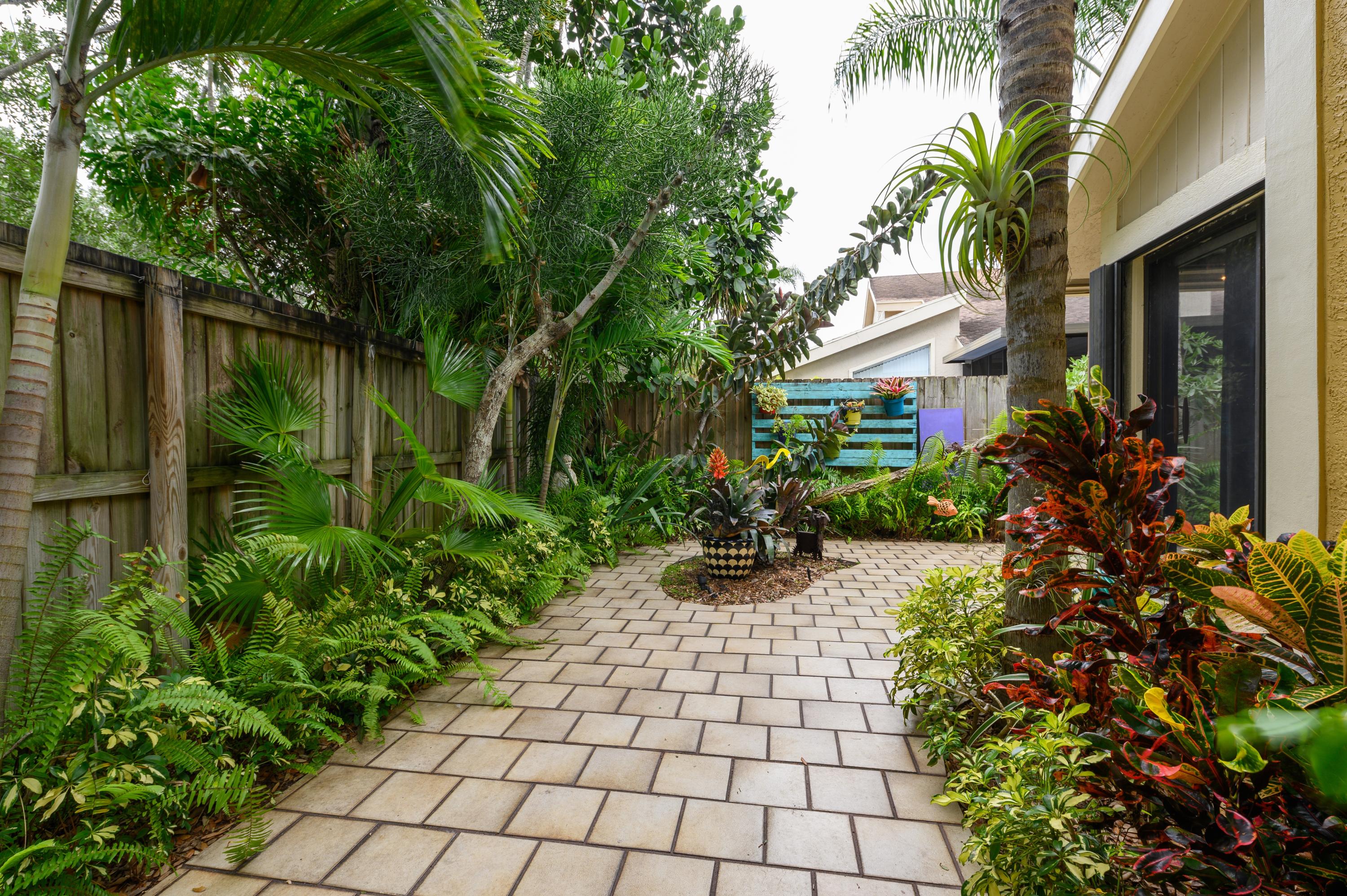 21835 Atrium Boulevard Boca Raton, FL 33433 - Photo 23 of 24 Expansive Patio