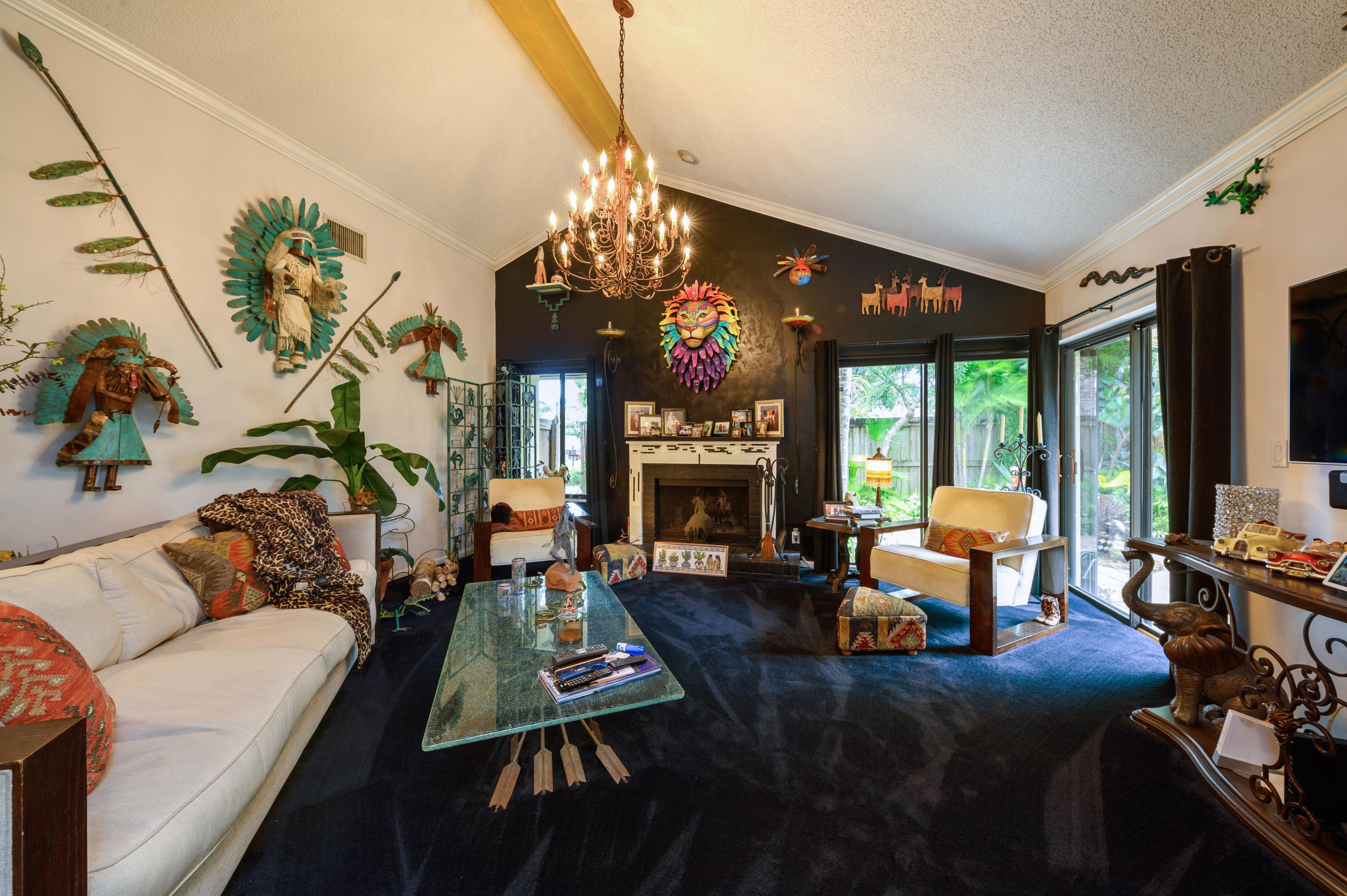 21835 Atrium Boulevard Boca Raton, FL 33433 - Photo 4 of 24 Living Room