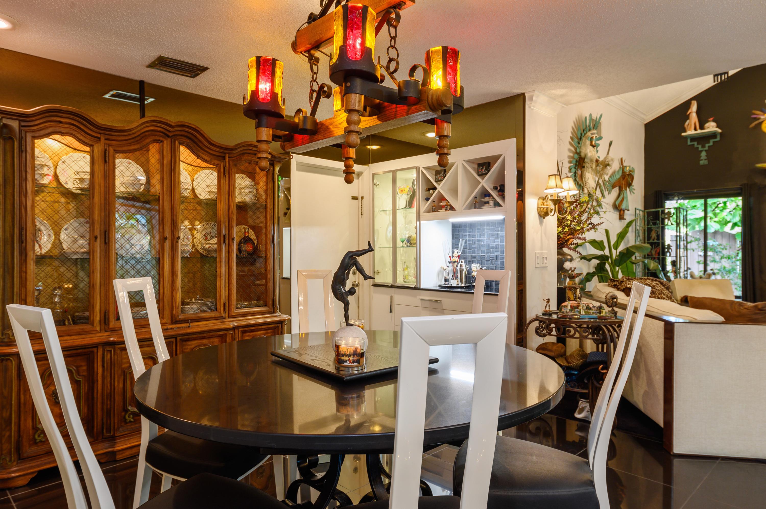 21835 Atrium Boulevard Boca Raton, FL 33433 - Photo 9 of 24 Dining Area