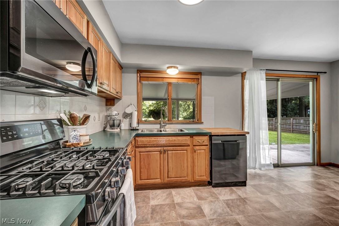 4717 Shriver Road North Canton, OH 44720 - Photo 12 of 49