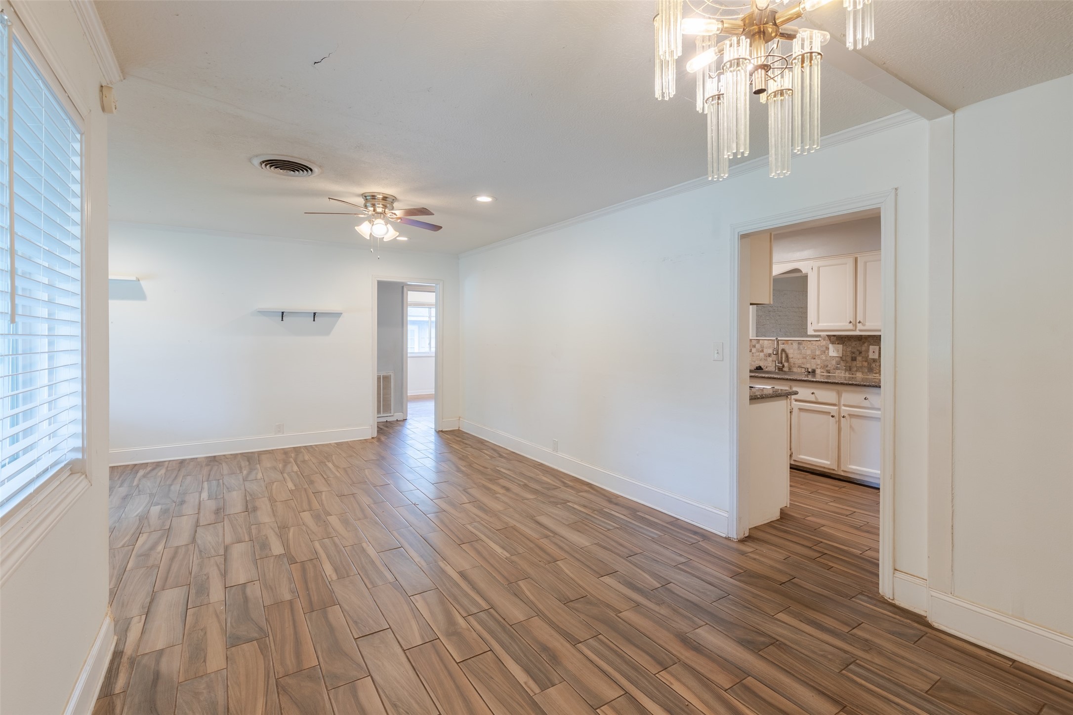 6131 Grape Street Houston, TX 77074 - Photo 4 of 41