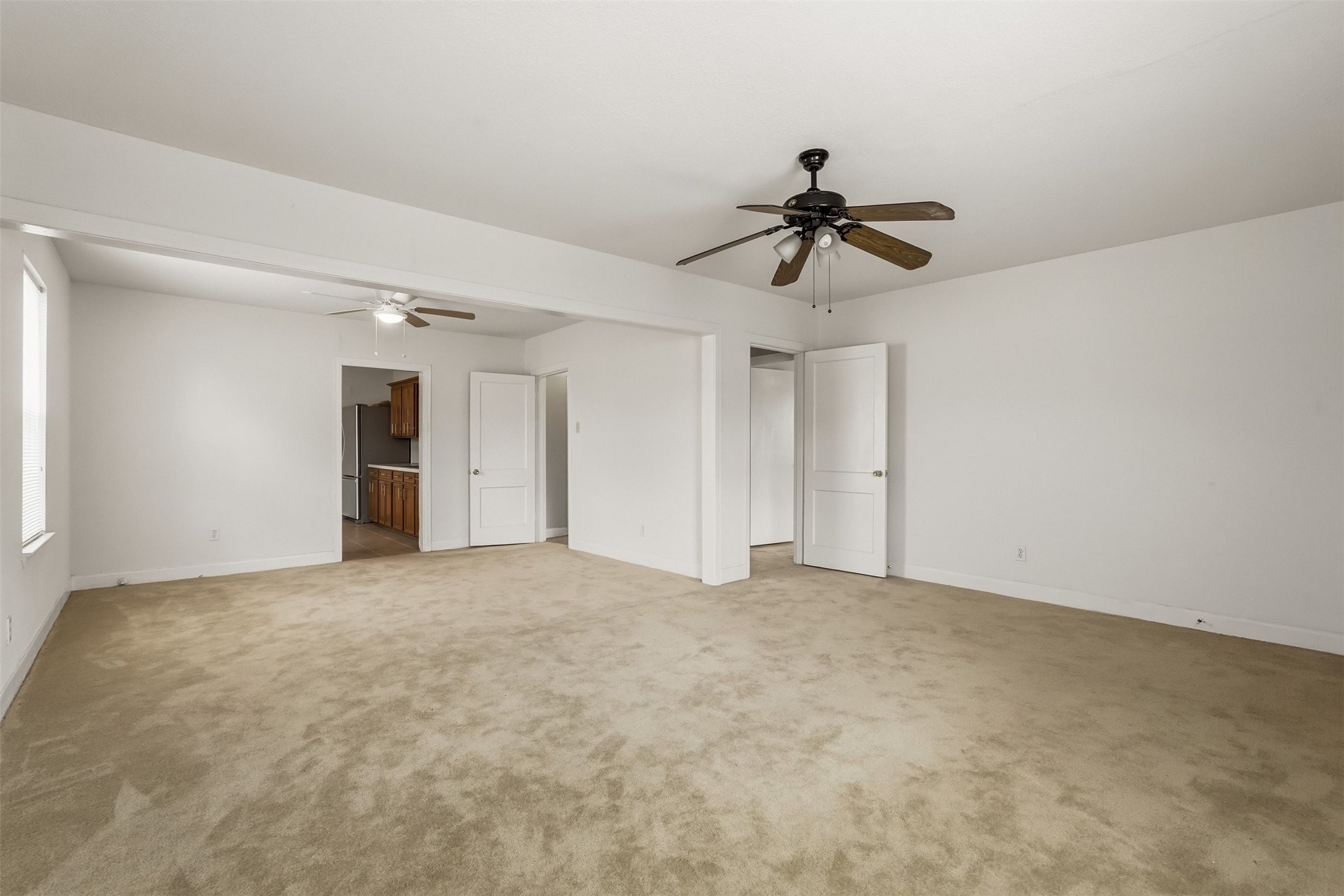 7215 Apache Street Houston, TX 77028 - Photo 9 of 20 a view of an empty room