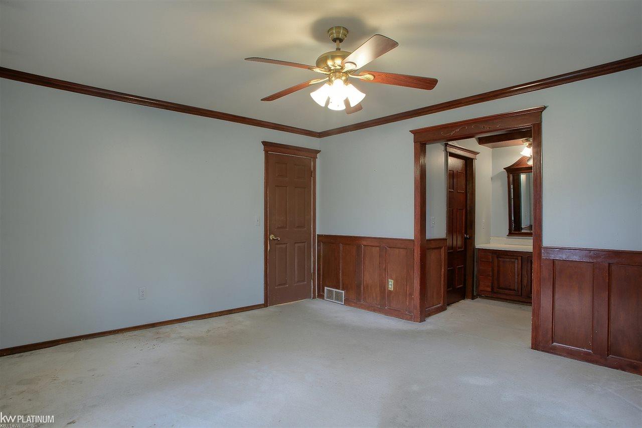 9731 Bartel Road Columbus, MI 48063 - Photo 19 of 41