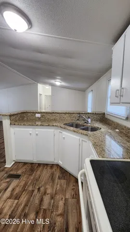 $1,250 | 1401 14th Street, Midway Park, NC 28544