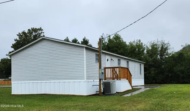 $1,250 | 1401 14th Street, Midway Park, NC 28544