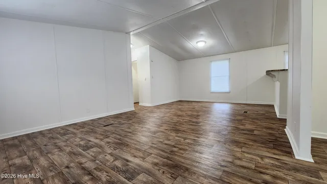 $1,250 | 1401 14th Street, Midway Park, NC 28544