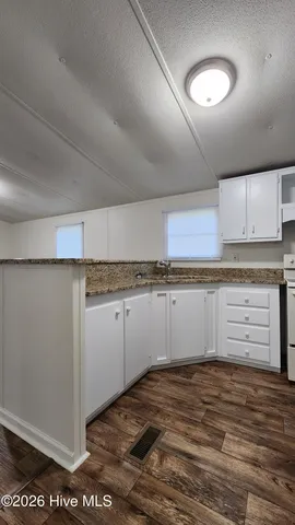 $1,250 | 1401 14th Street, Midway Park, NC 28544