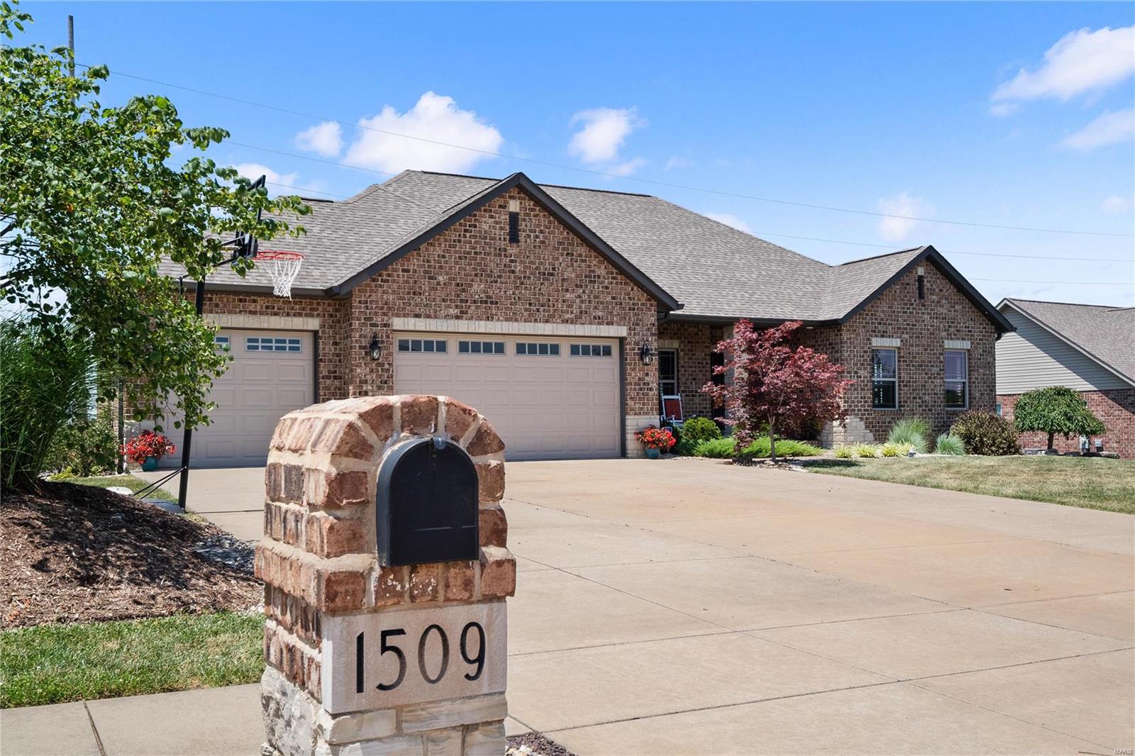 1509 Shadow Ridge Columbia, IL 62236 - Photo 3 of 60 Gallery Image 3