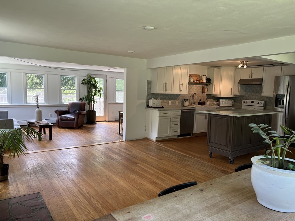839 Florence Road Northampton, MA 01062 - Photo 6 of 19