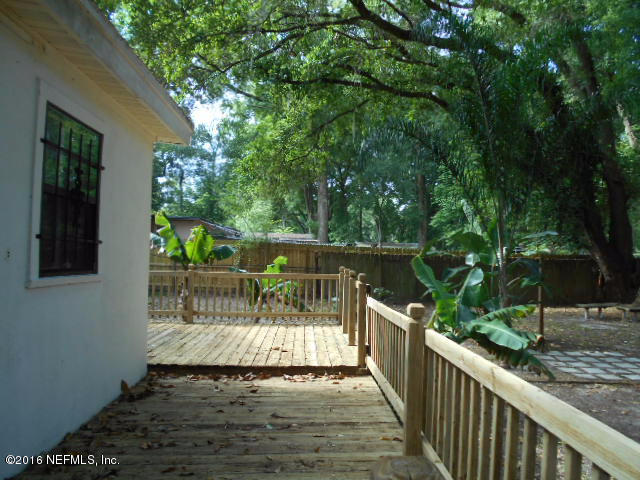 1820 Bartram Road Jacksonville, FL 32207 - Photo 22 of 25 Rear deck