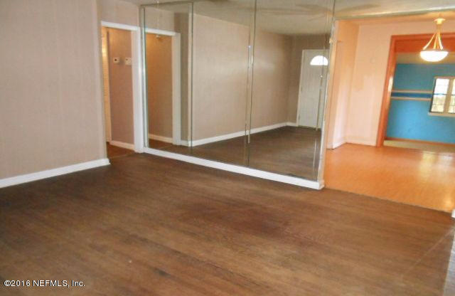 1820 Bartram Road Jacksonville, FL 32207 - Photo 5 of 25 Living room