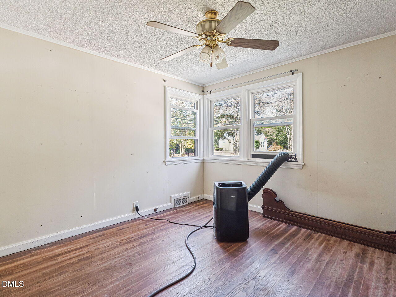 730 East Whitaker Mill Road Raleigh, NC 27608 - Photo 13 of 16 013-1280x960-bedroom