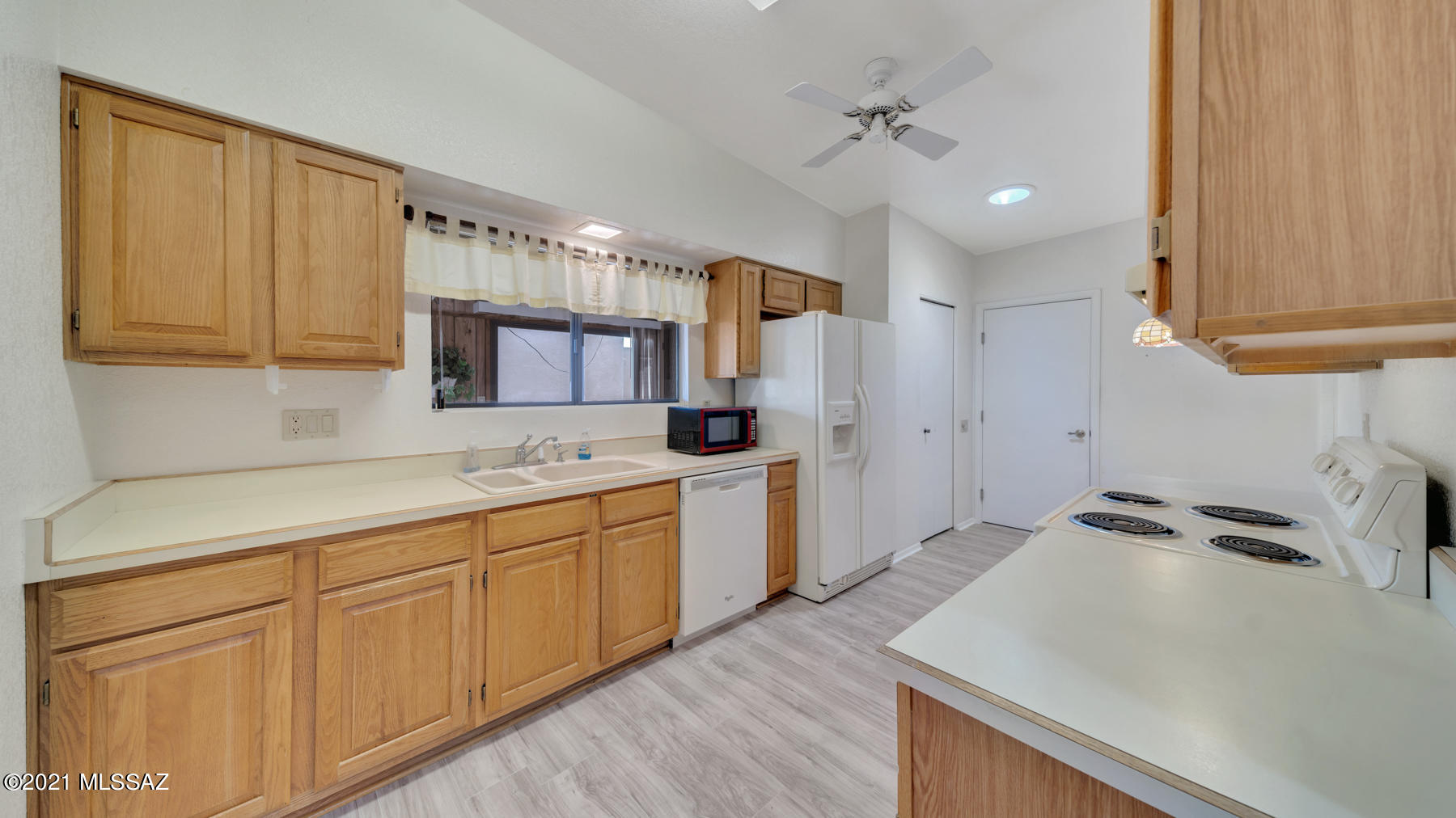 684 West Rio-Altar Green Valley, AZ 85614 - Photo 7 of 17 Gallery Image 7