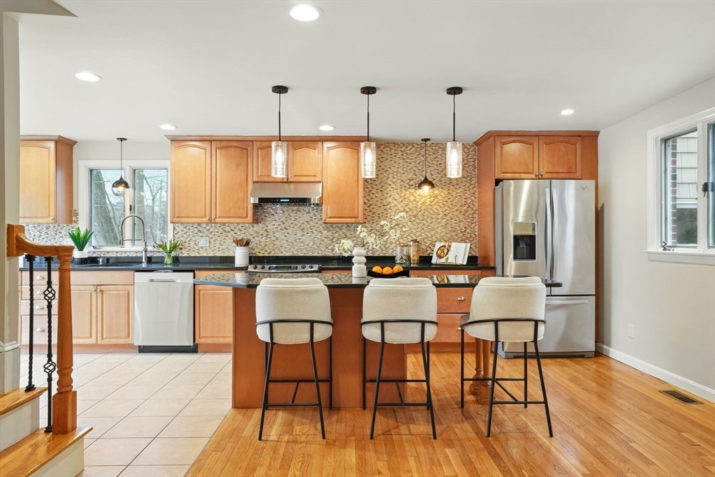 202 Totten Pond Road Waltham, MA 02451 - Photo 3 of 29 Gallery Image 3