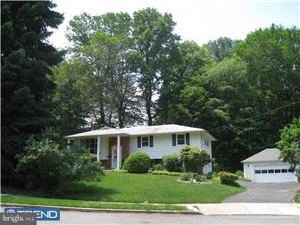 208 James Road Broomall, PA 19008 - Photo 1 of 12 Exterior Front