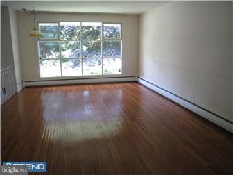 208 James Road Broomall, PA 19008 - Photo 2 of 12 Living Room
