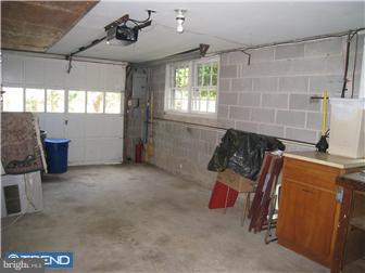 208 James Road Broomall, PA 19008 - Photo 11 of 12 Garage