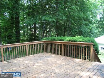 208 James Road Broomall, PA 19008 - Photo 3 of 12 Deck