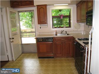 208 James Road Broomall, PA 19008 - Photo 6 of 12 Kitchen