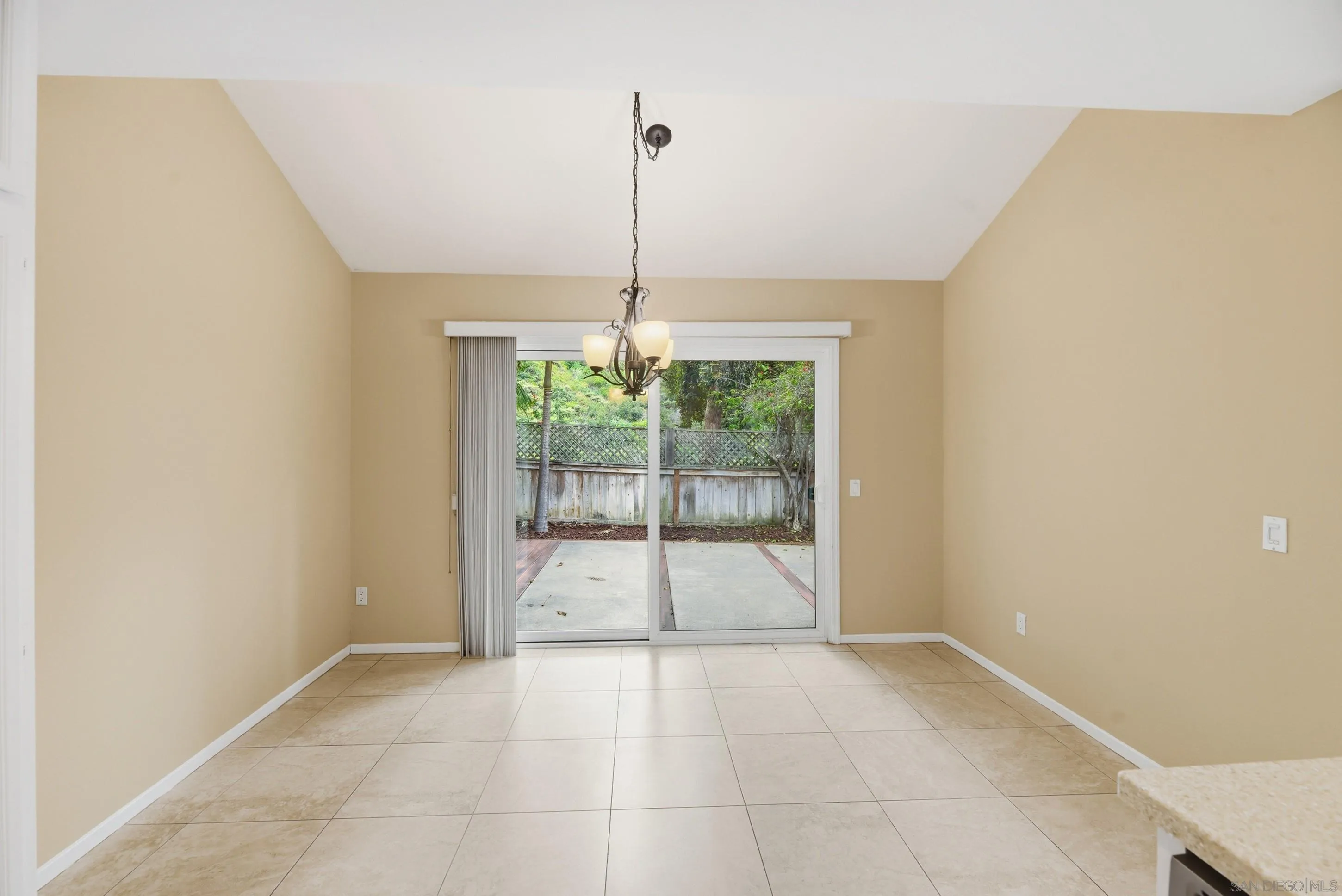 2685 Regent Road Carlsbad, CA 92010 - Photo 12 of 36