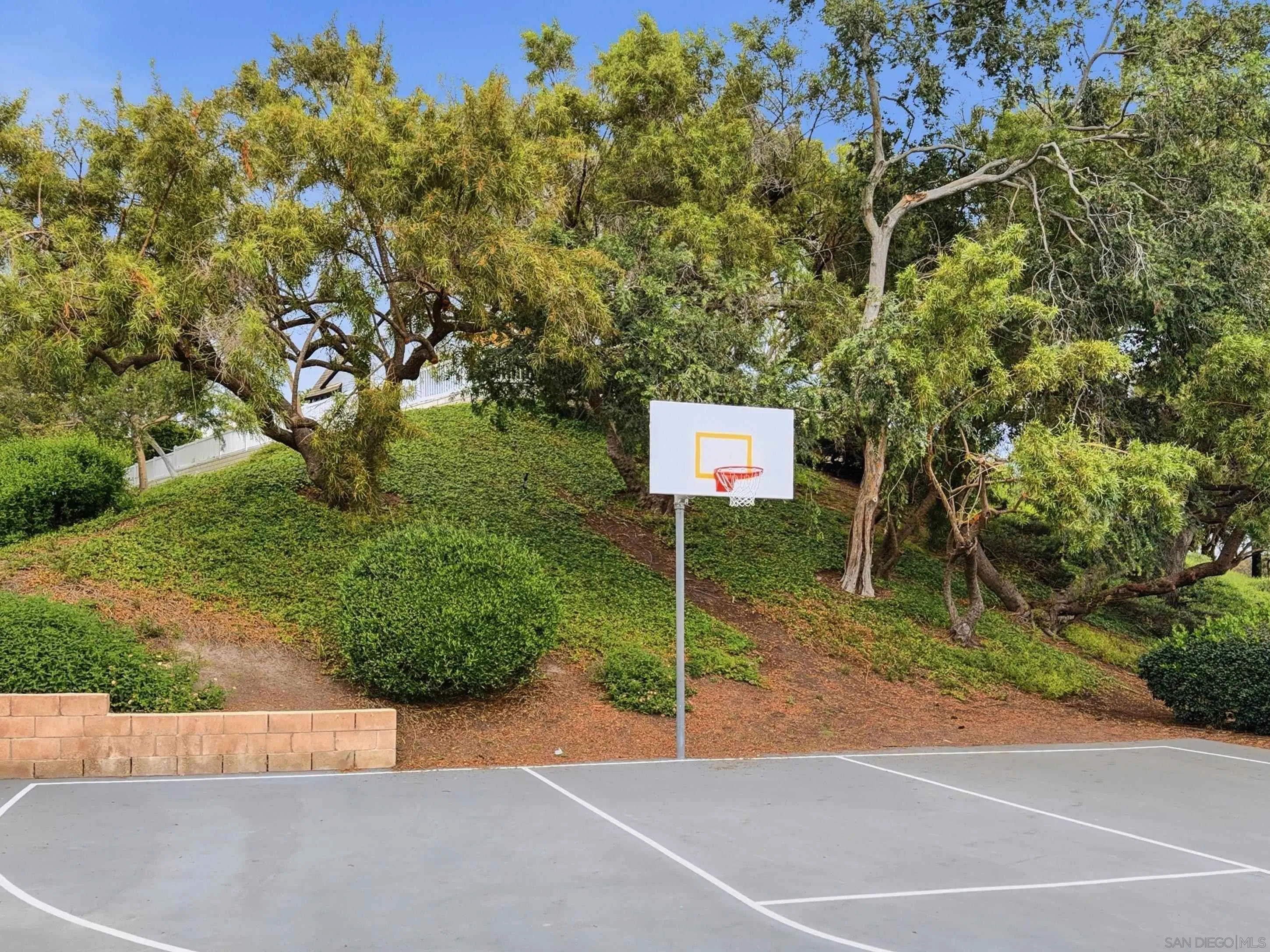 2685 Regent Road Carlsbad, CA 92010 - Photo 34 of 36