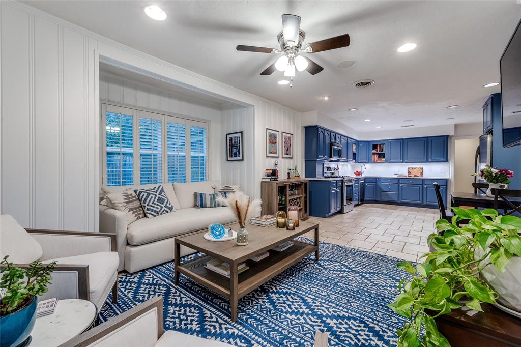 4159 Clover Lane Dallas, TX 75220 - Photo 10 of 25 Living room with a ceiling fan, crown molding, and recessed lighting