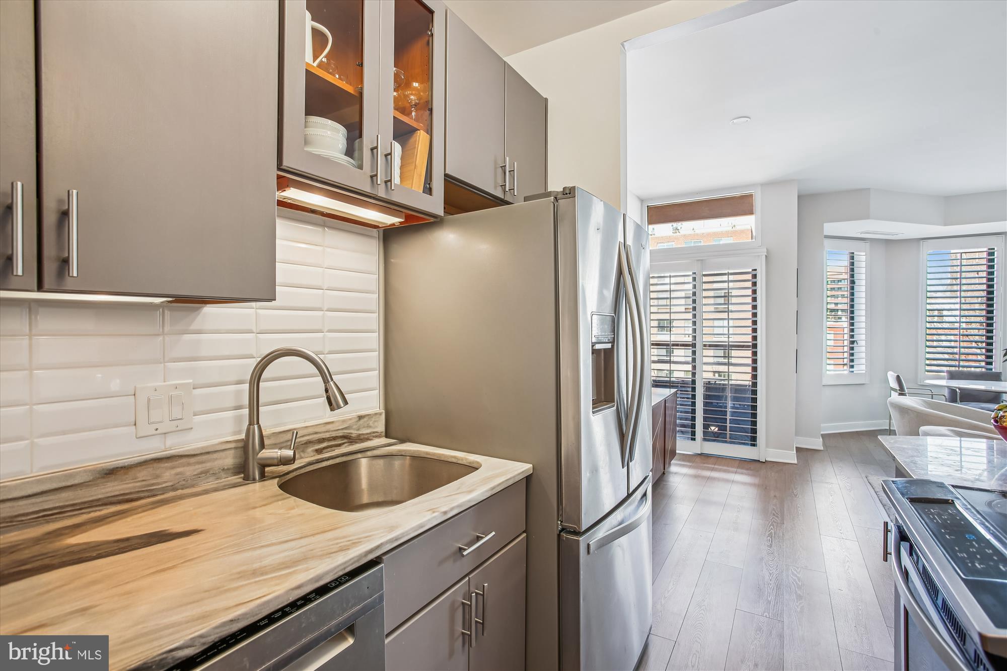 955 26th Street Northwest, Unit 503 Washington, DC 20037 - Photo 10 of 35 Updated kitchen