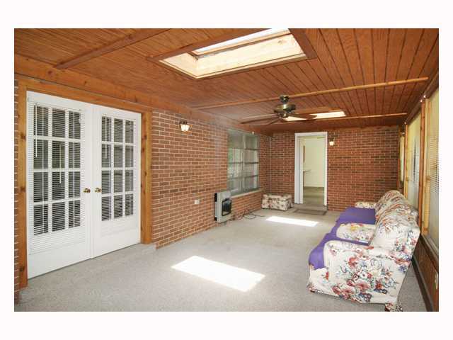 954 Plum Ridge Columbus, OH 43213 - Photo 10 of 18 Gallery Image 10