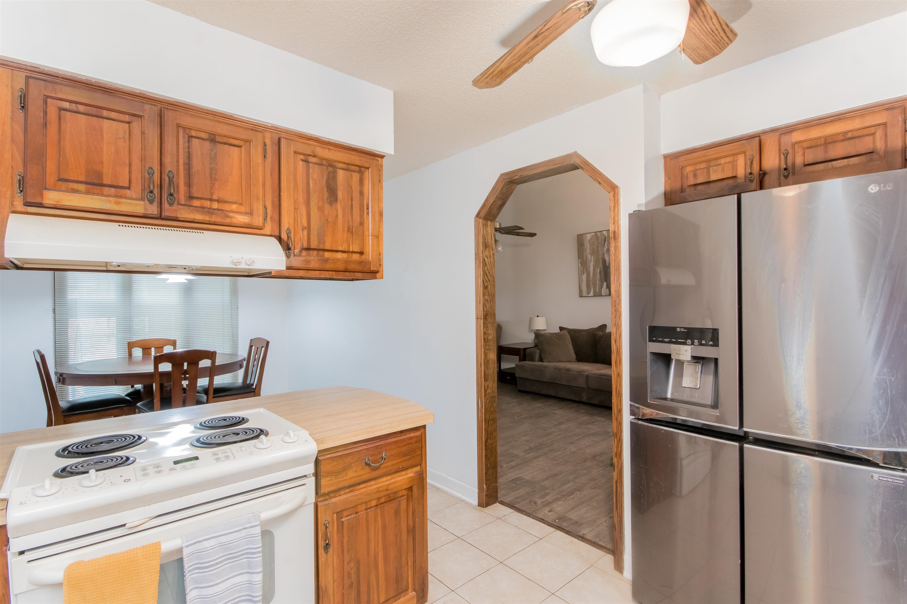 2211 South Capri Street Wichita, KS 67207 - Photo 11 of 34