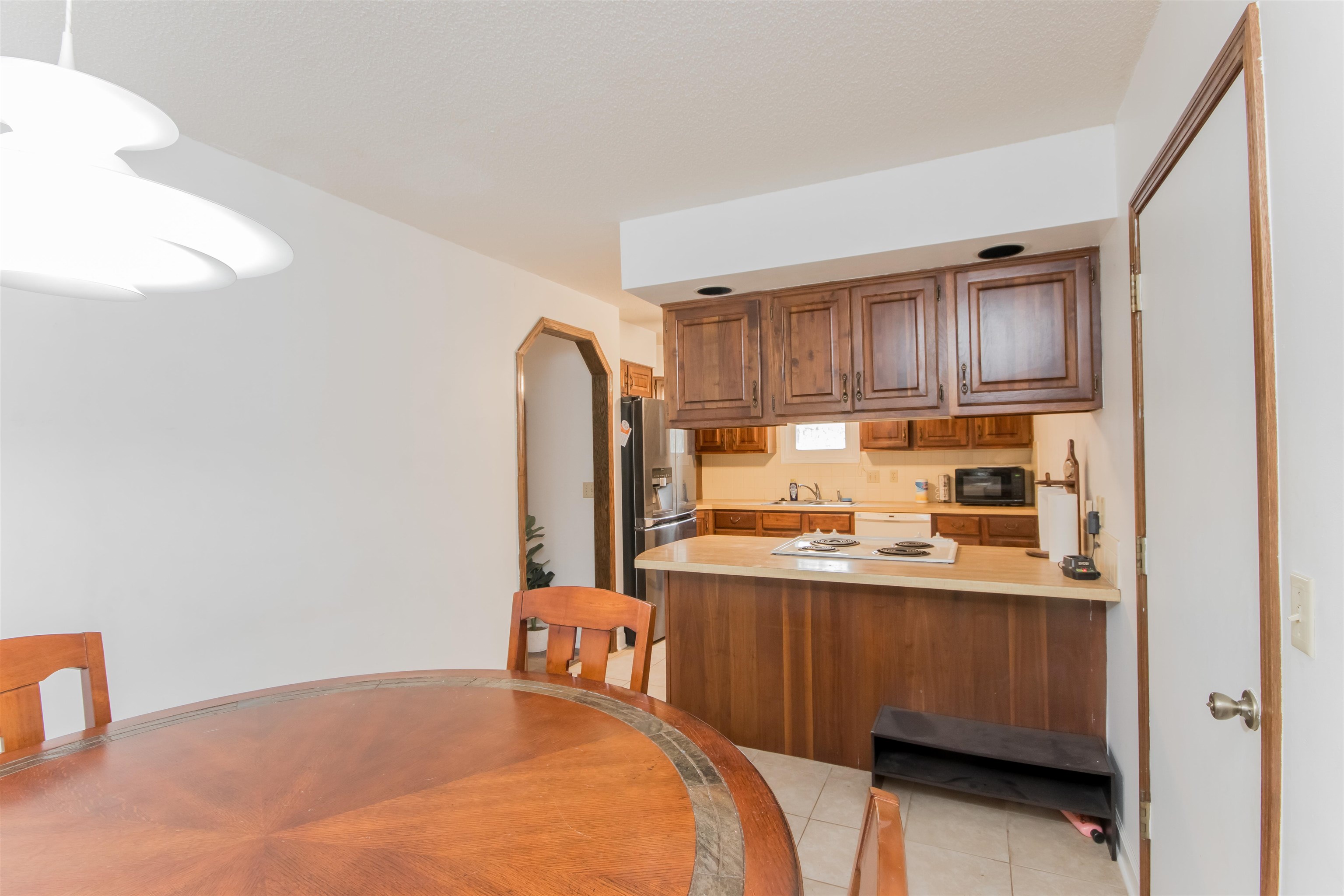 2211 South Capri Street Wichita, KS 67207 - Photo 14 of 34