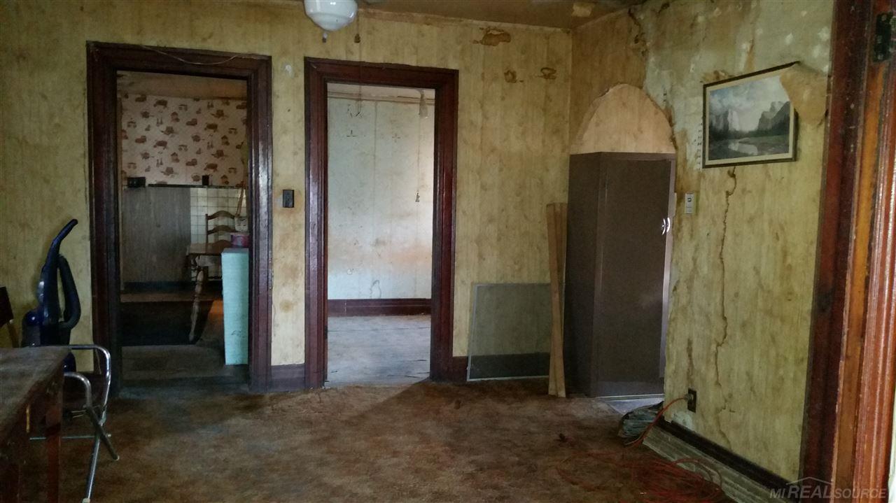 6256 Galbraith Line Road Croswell, MI 48422 - Photo 6 of 16 31315294-5.JPG