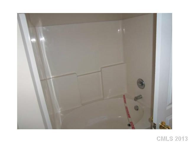 5017 Elizabeth Road Charlotte, NC 28269 - Photo 11 of 12