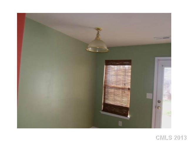 5017 Elizabeth Road Charlotte, NC 28269 - Photo 3 of 12