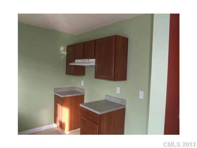 5017 Elizabeth Road Charlotte, NC 28269 - Photo 5 of 12