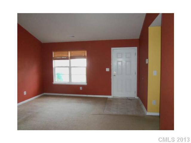 5017 Elizabeth Road Charlotte, NC 28269 - Photo 6 of 12