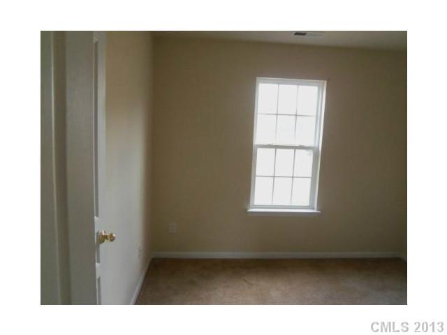 5017 Elizabeth Road Charlotte, NC 28269 - Photo 8 of 12