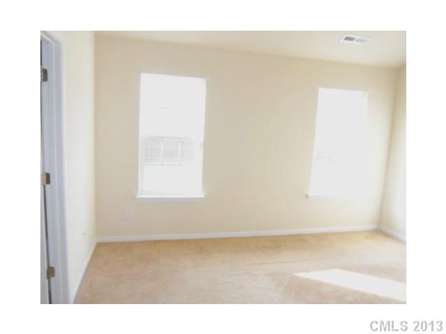5017 Elizabeth Road Charlotte, NC 28269 - Photo 10 of 12
