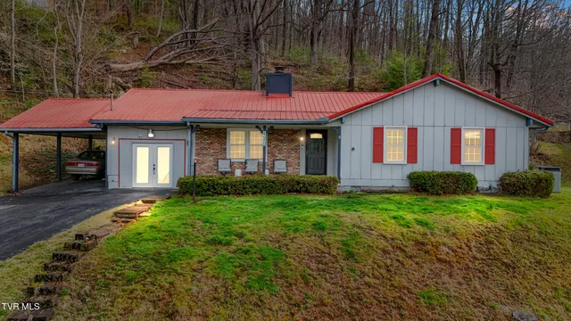 $172,500 | 420 Poplar Street Northwest, Norton, VA 24273