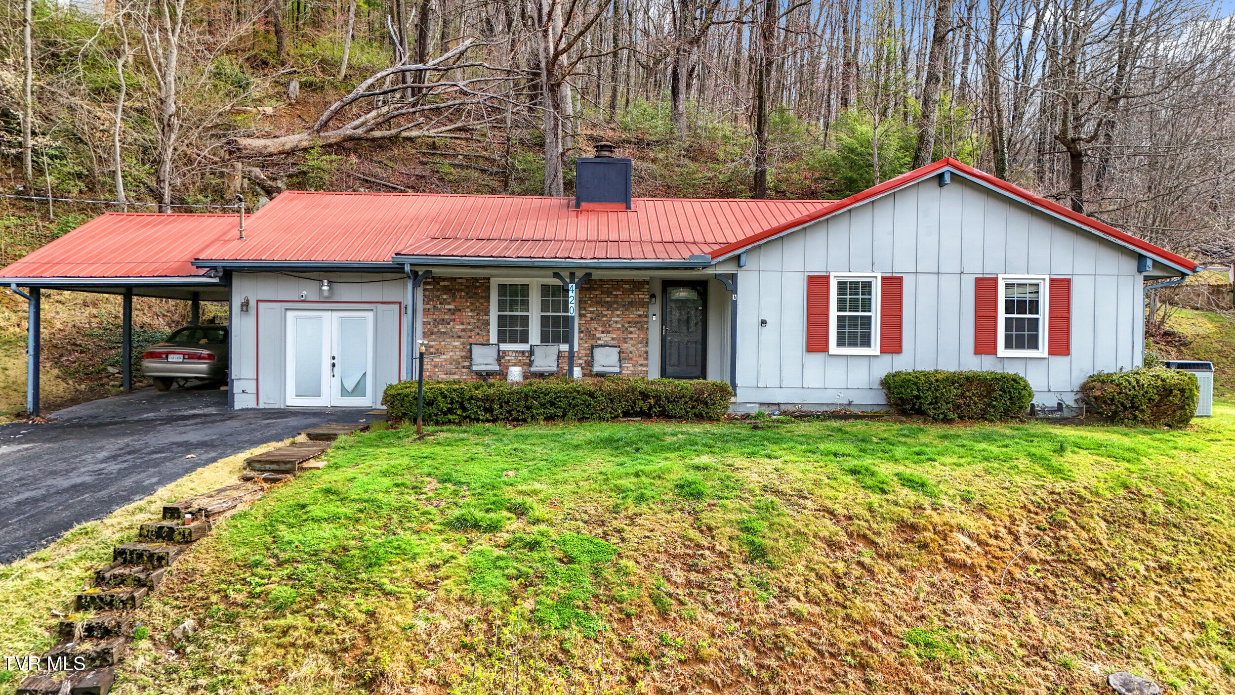 420 Poplar Street Northwest Norton, VA 24273 - Photo 2 of 46 2_dji_20250324105014_0100_d