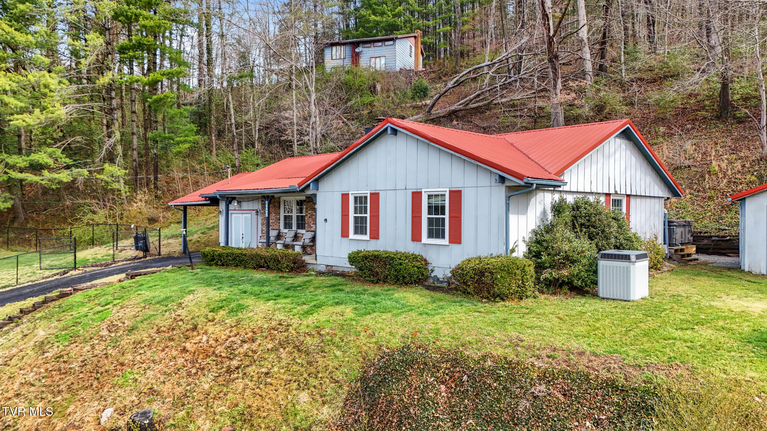 420 Poplar Street Northwest Norton, VA 24273 - Photo 3 of 46 3_dji_20250324105034_0101_d