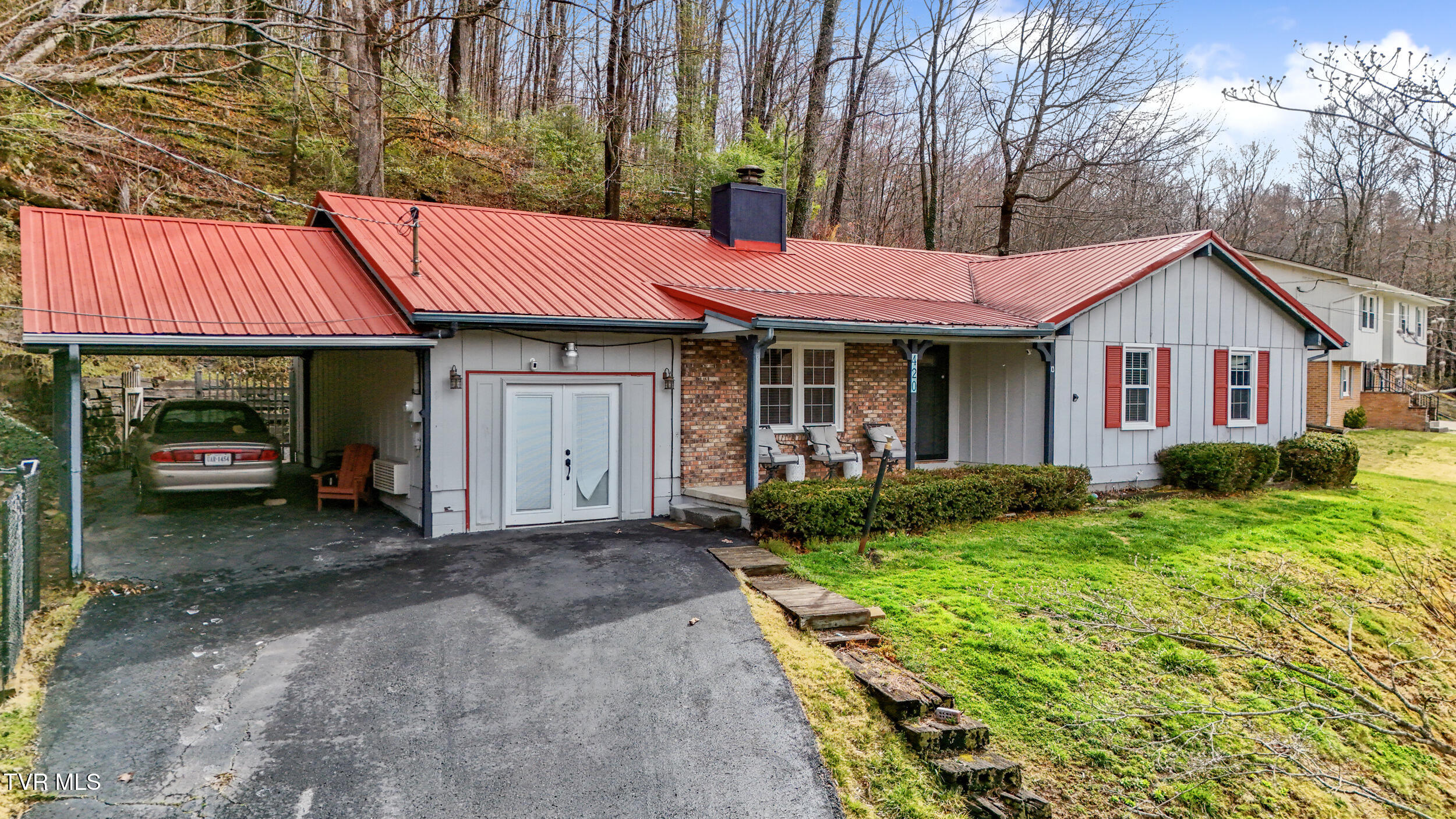 420 Poplar Street Northwest Norton, VA 24273 - Photo 4 of 46 4_dji_20250324105114_0102_d