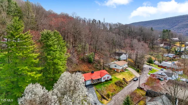 $172,500 | 420 Poplar Street Northwest, Norton, VA 24273